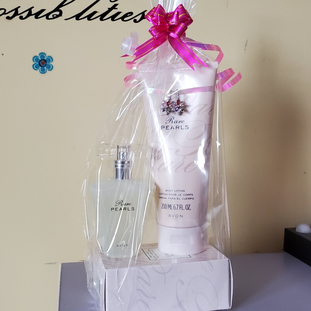 Rare Pearl's Perfume & Earring Gift Set